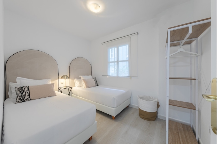 image ISG Apartments: Bécquer Free Parking 3