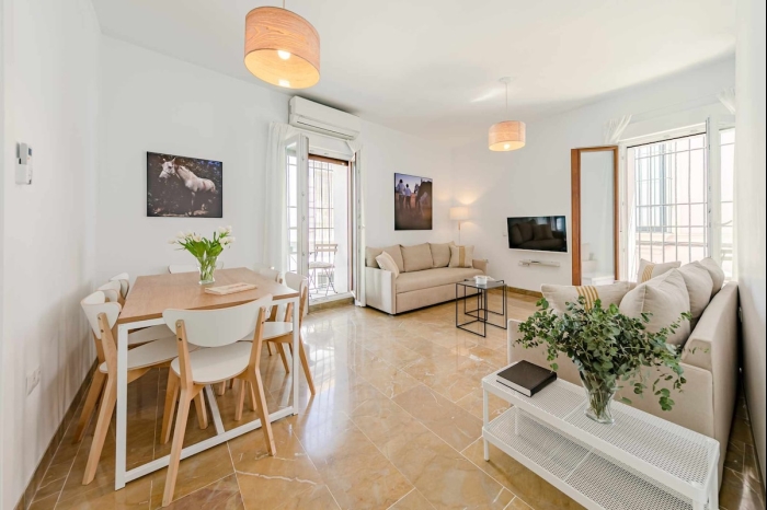 ISG Apartments: Doña Guiomar 1.1