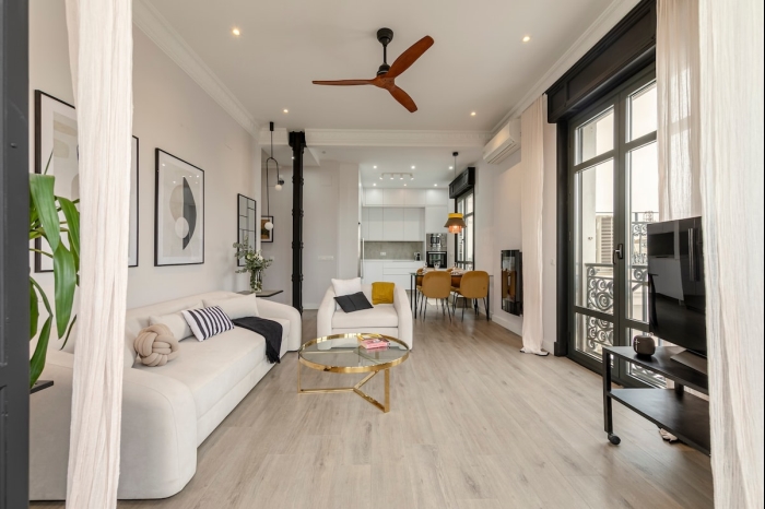 image ISG Apartments: Modern attic/pool at the Cathedral 26