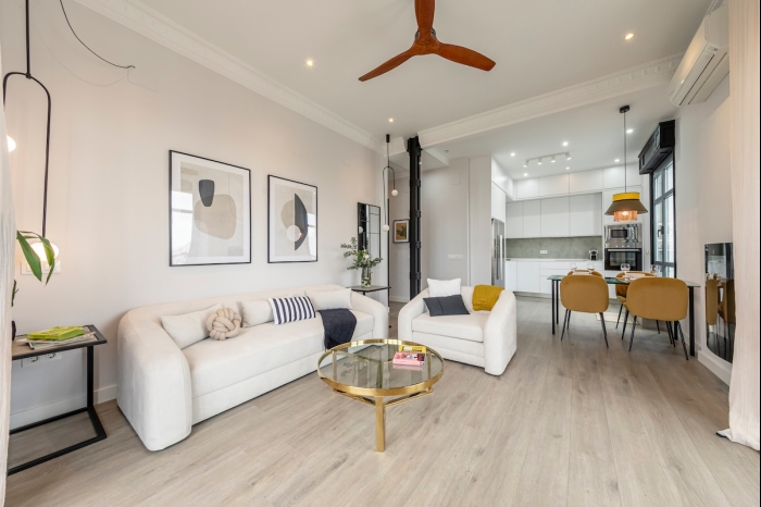 image ISG Apartments: Modern attic/pool at the Cathedral 29
