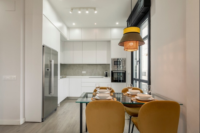image ISG Apartments: Modern attic/pool at the Cathedral 8