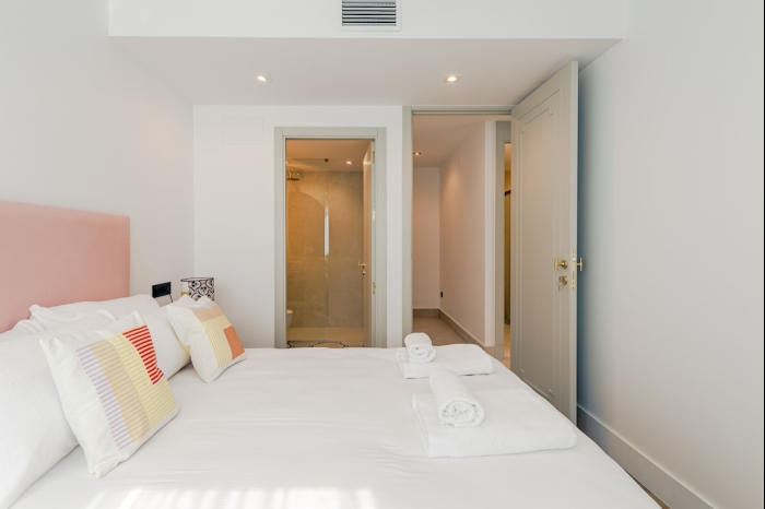 image ISG Apartments: Luxury Apartment by the Cathedral 41